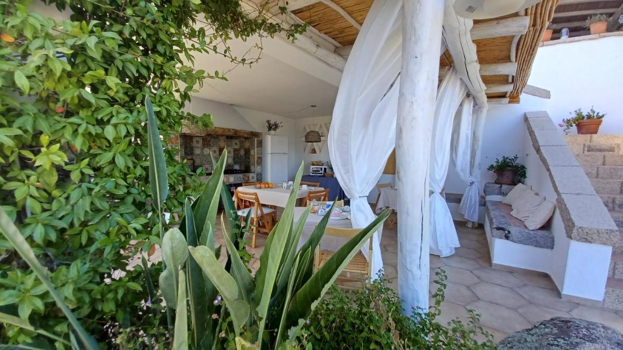 Li Petri Manni Bed and Breakfast Olbia Eksteriør billede