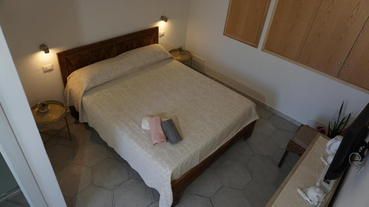 Li Petri Manni Bed and Breakfast Olbia Eksteriør billede